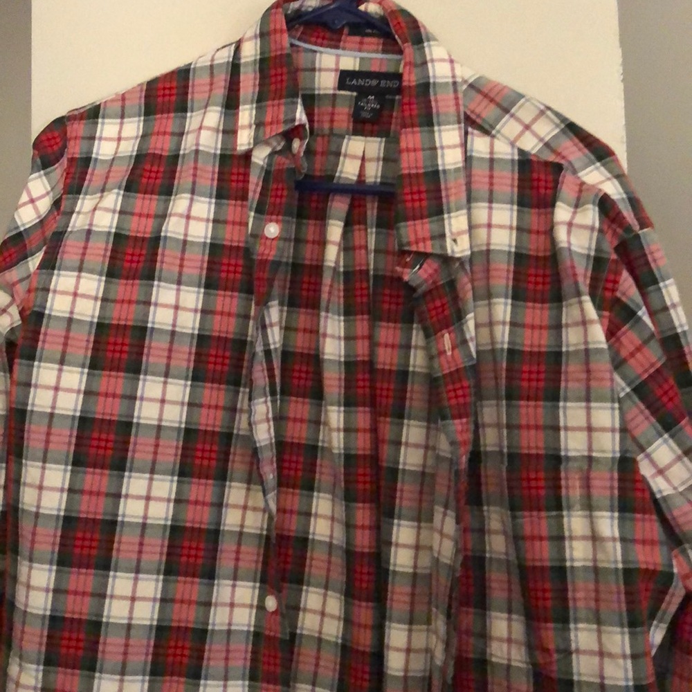 Men’s plaid button down shirt